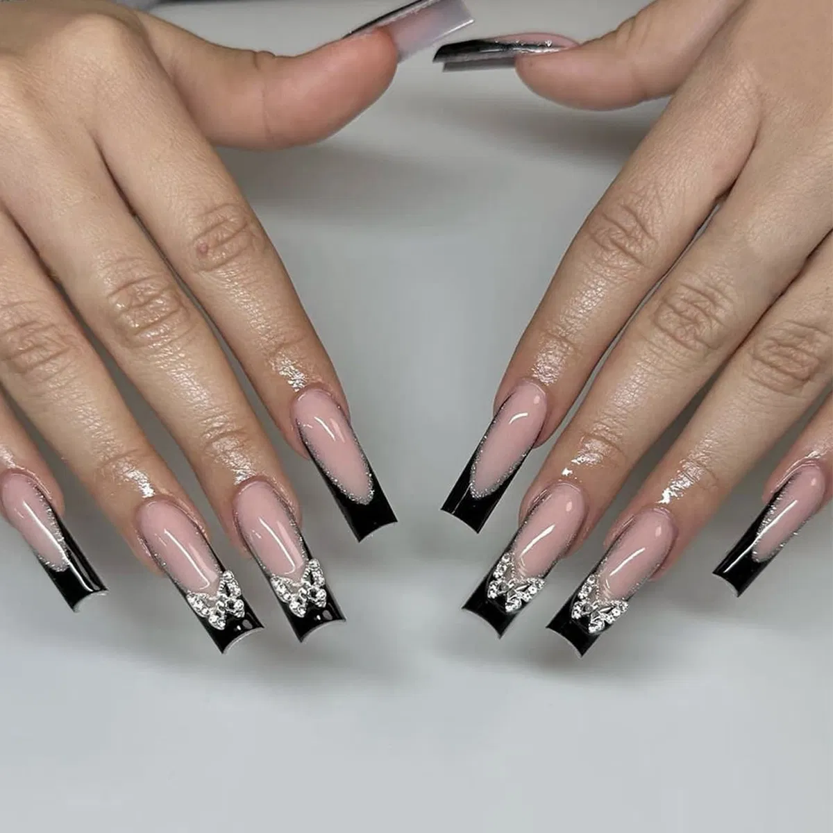 Cross-Border Hot Selling DOT Drill Wearable Nail Art French Fake Nail Nail Finished Products Wholesale Press on Nails