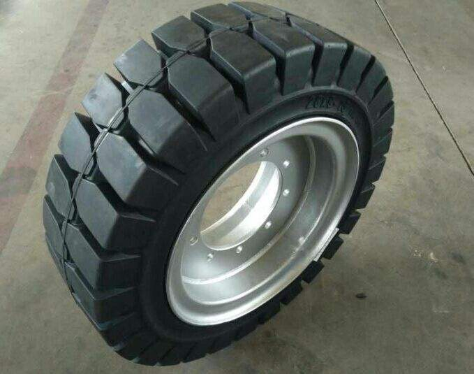 Колесный диск для погрузчика с цельнолитой шиной 5.00-8