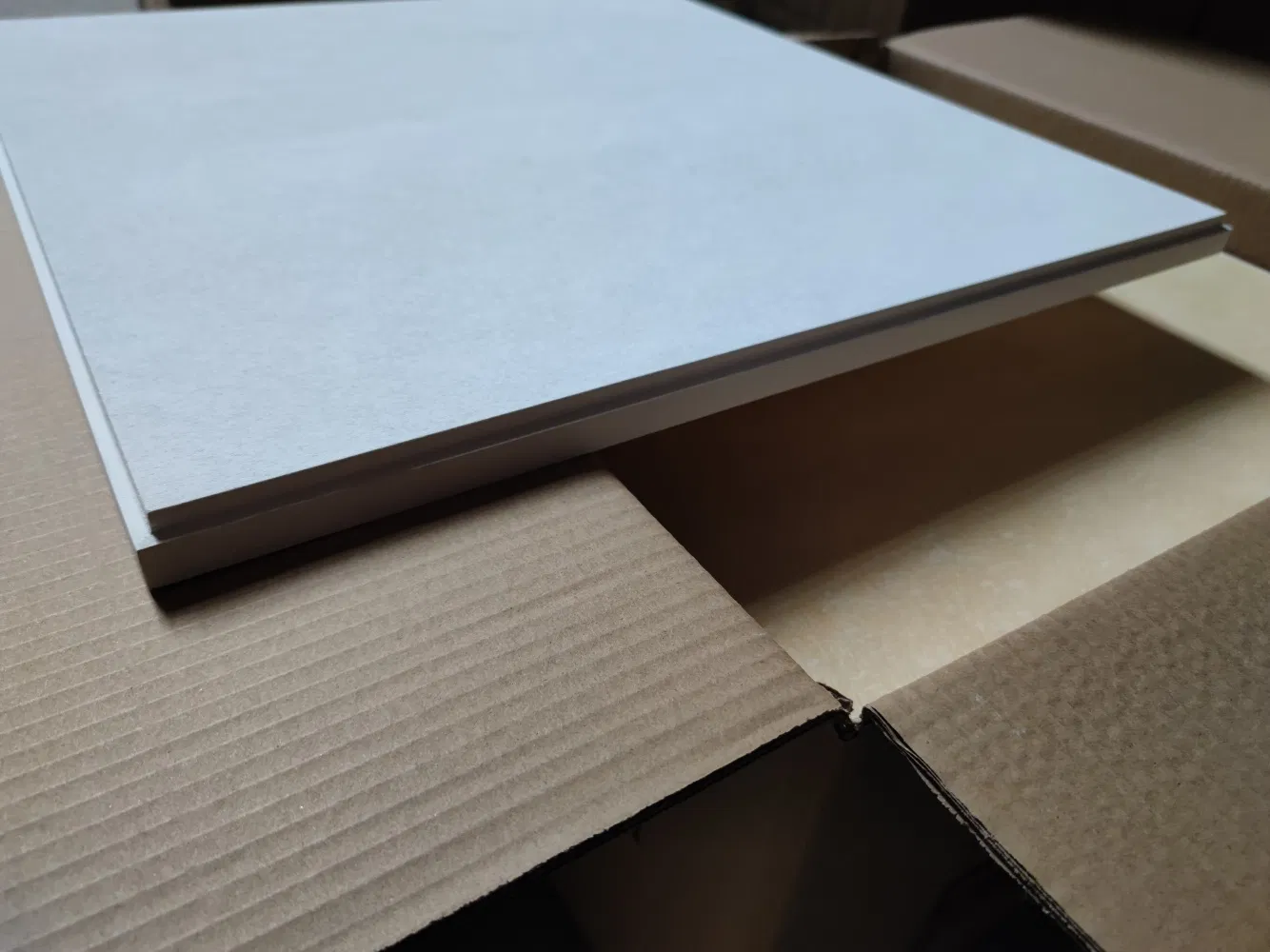 High Quality Acoustic Ceiling Board 600*300 / 600X600 / 600*1200mm Fiberglass Ceiling Tiles for Commercial Buildings
