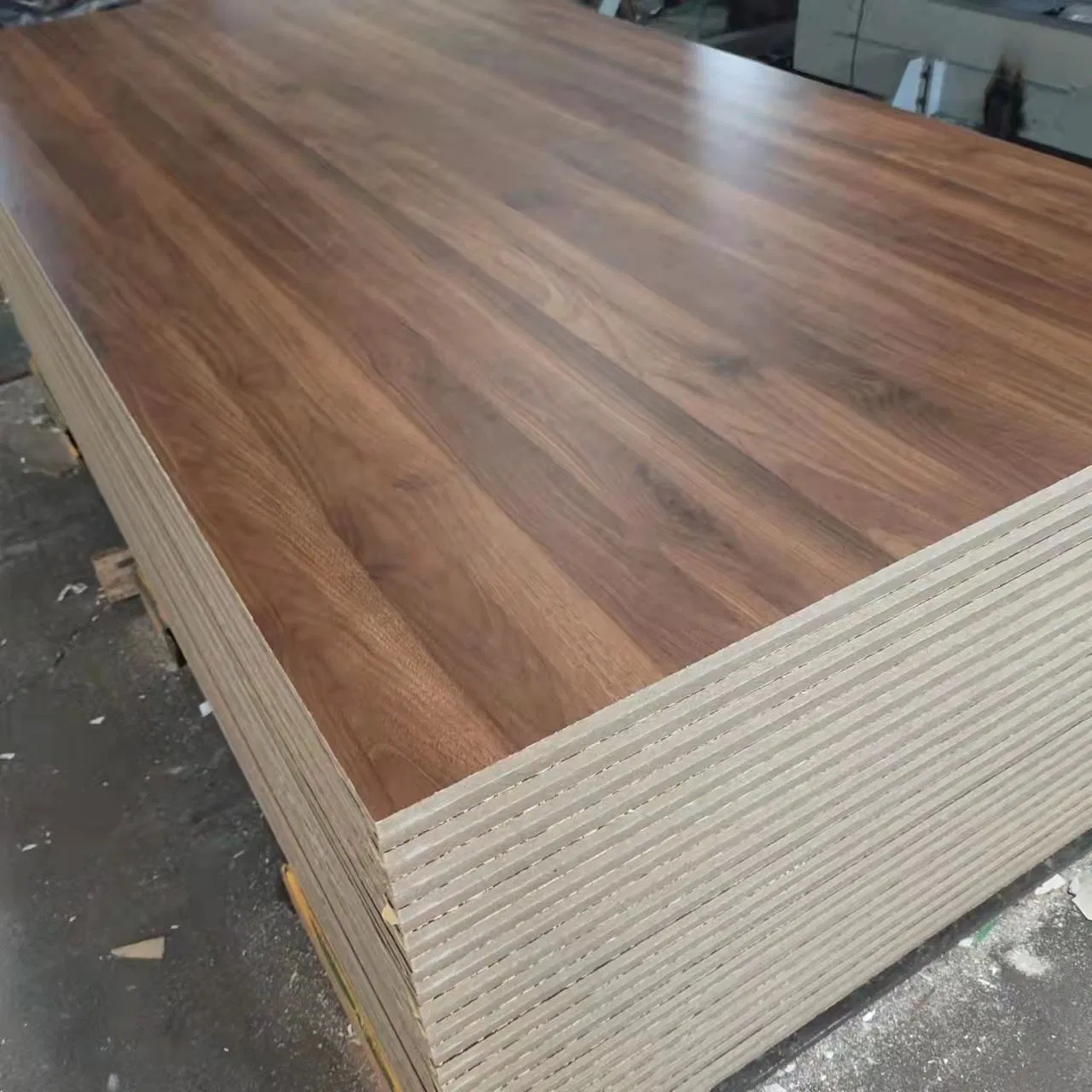 Furniture Grade 1220*2440*1-30mm Melamine Laminate MDF/HDF Boards