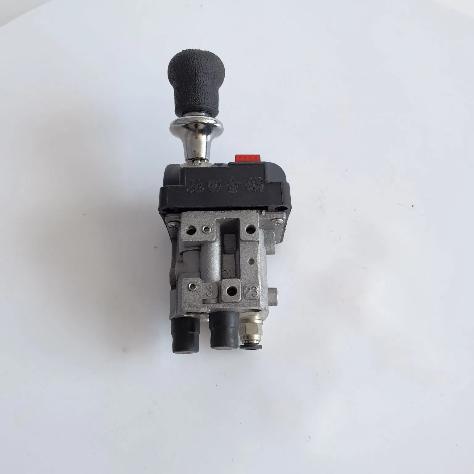 Пневматический ручной клапан управления для самосвала