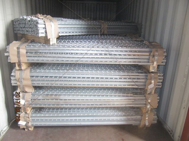 T Post Factory Selling Studded 6FT Green Painted Used Metal T Fence Post