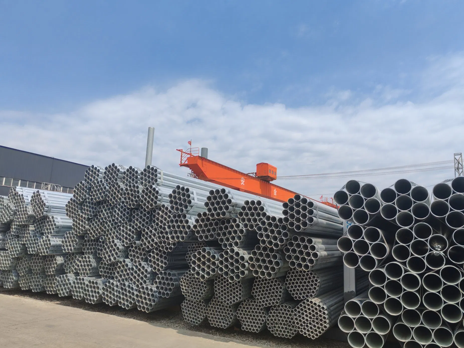 Superior Quality Heavy-Duty Industrial Grade Galvanized Steel Cattle Farm Fence Posts - Premium Durable Robust & Long-Lasting Fencing Solution