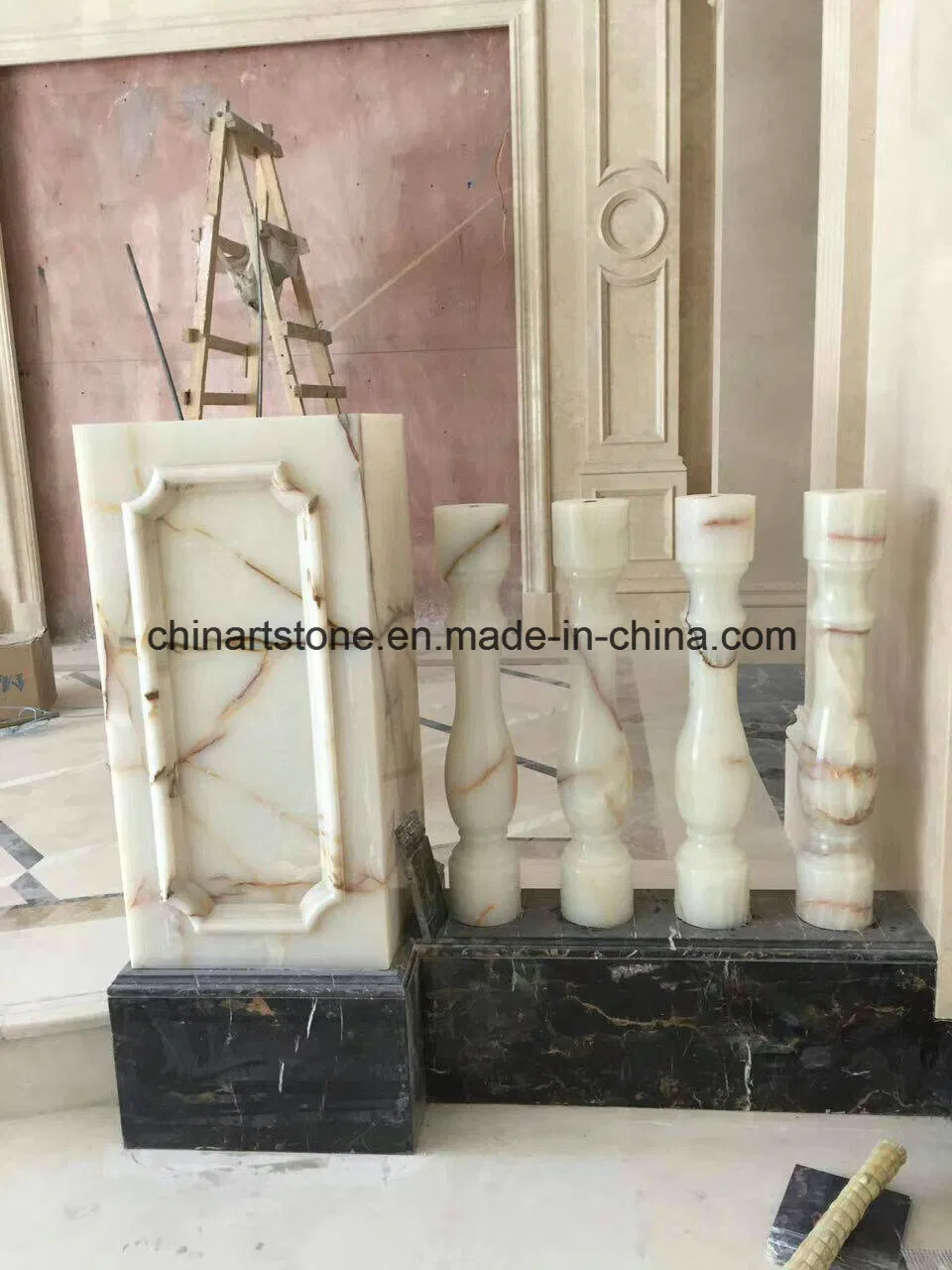 White Onxy Marble Handrail/ Pillar for Villa Decoration