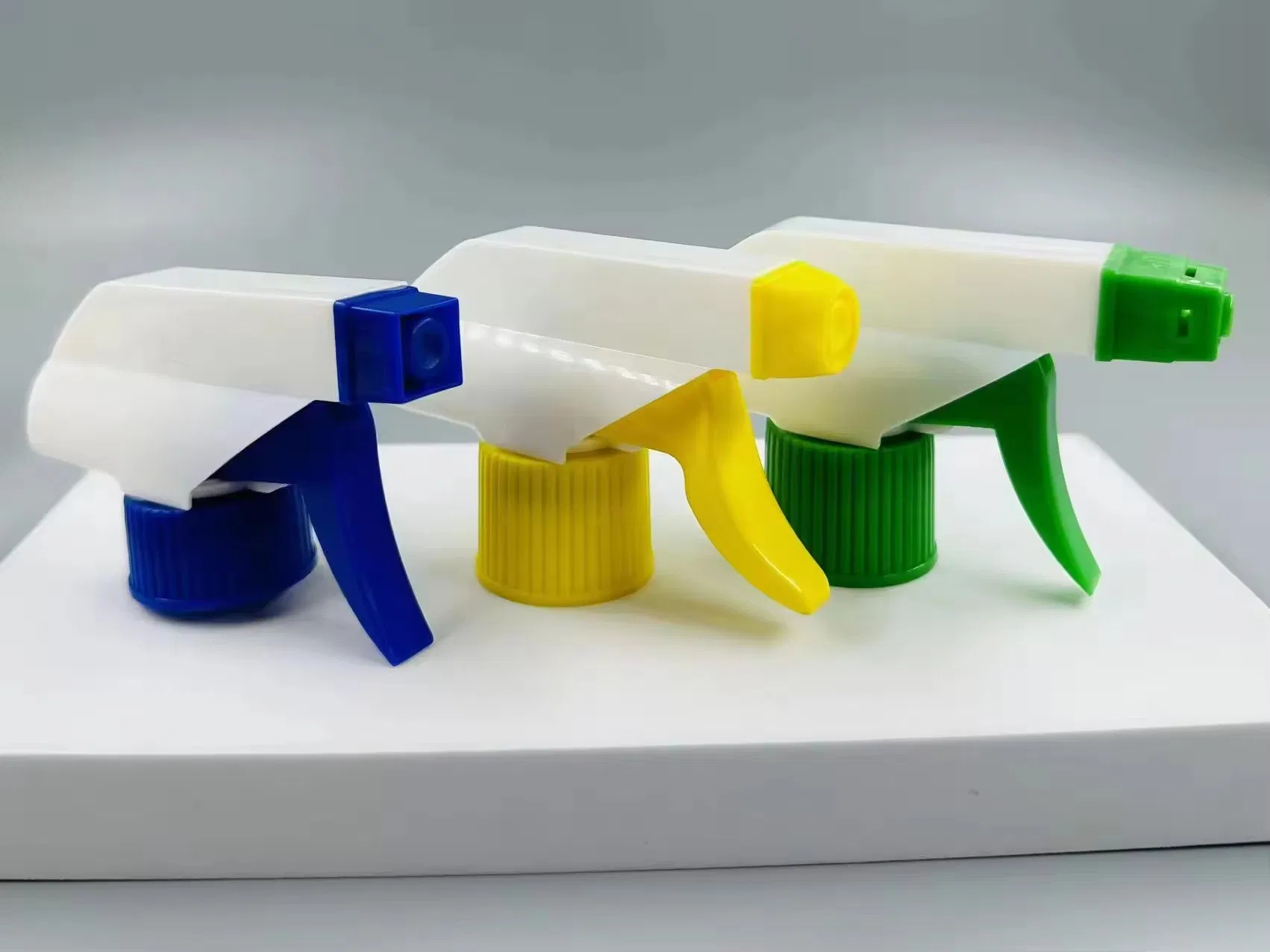 High-Quality 28mm 28/400 28/410 28/415 Plastic Trigger Spray Nozzle for Bottles