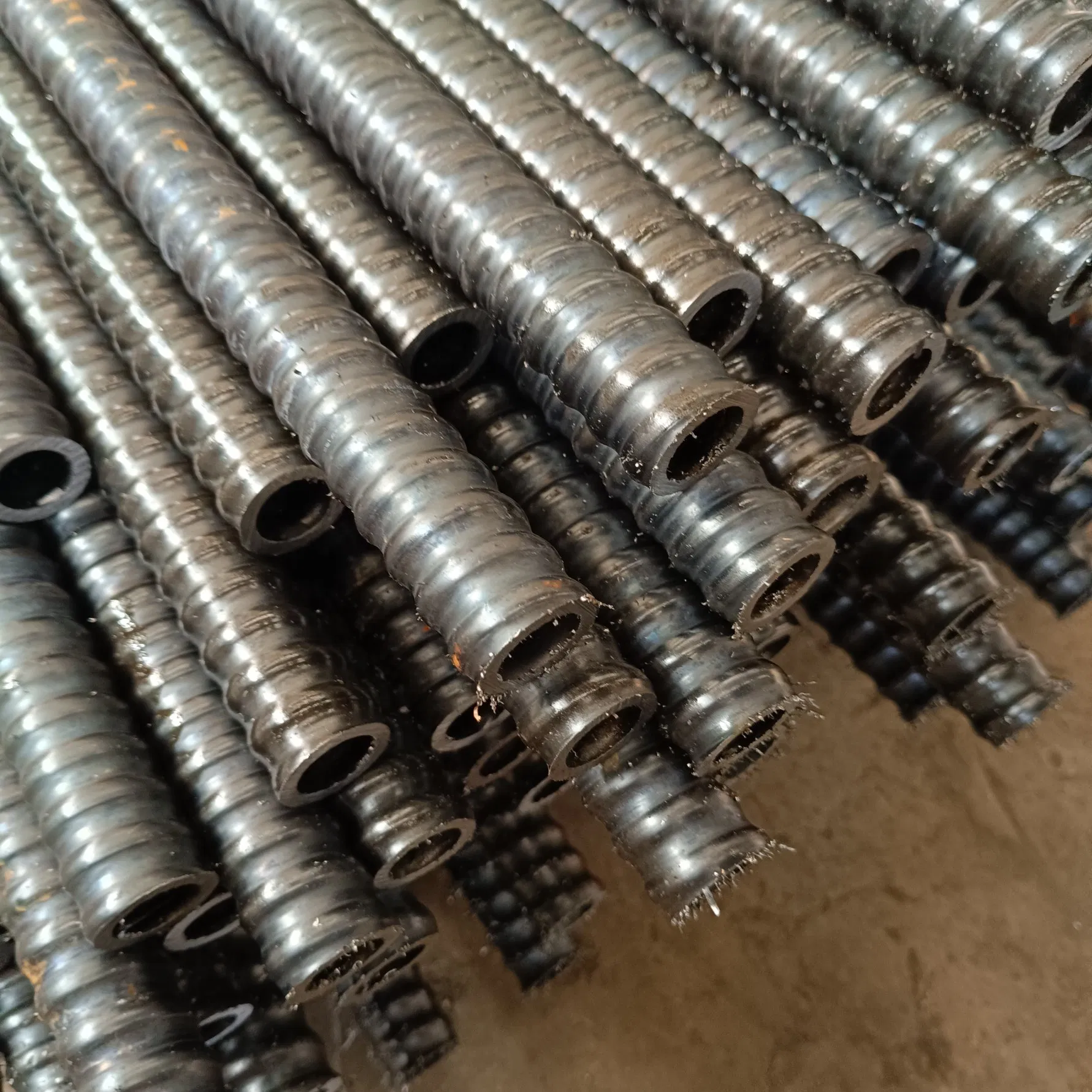 Self Drilling Anchor Bolt for Tunnel R32mm/R25mm/R51mm with Drill Bit for Rock and Soil Soil Nail