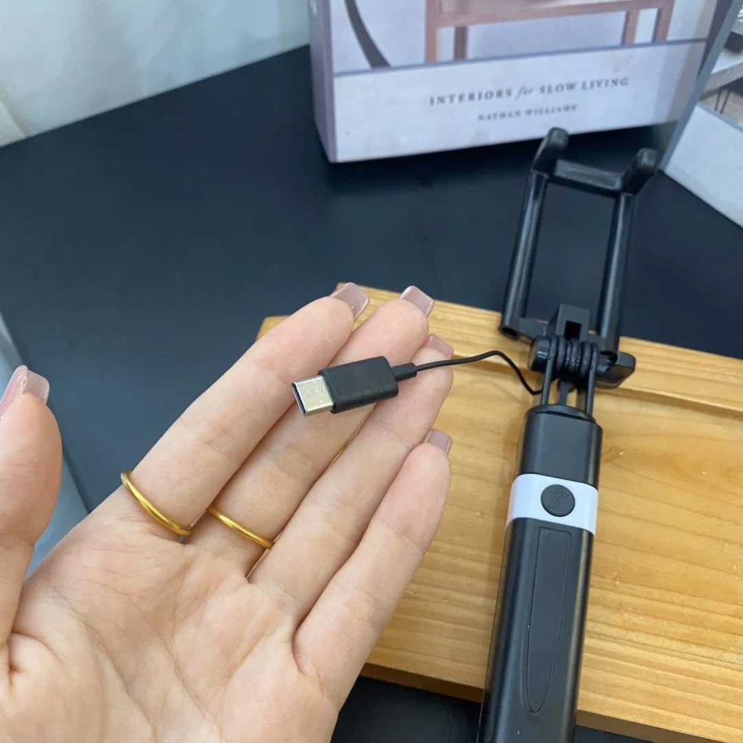 Монопод для селфи с кабелем и Bluetooth