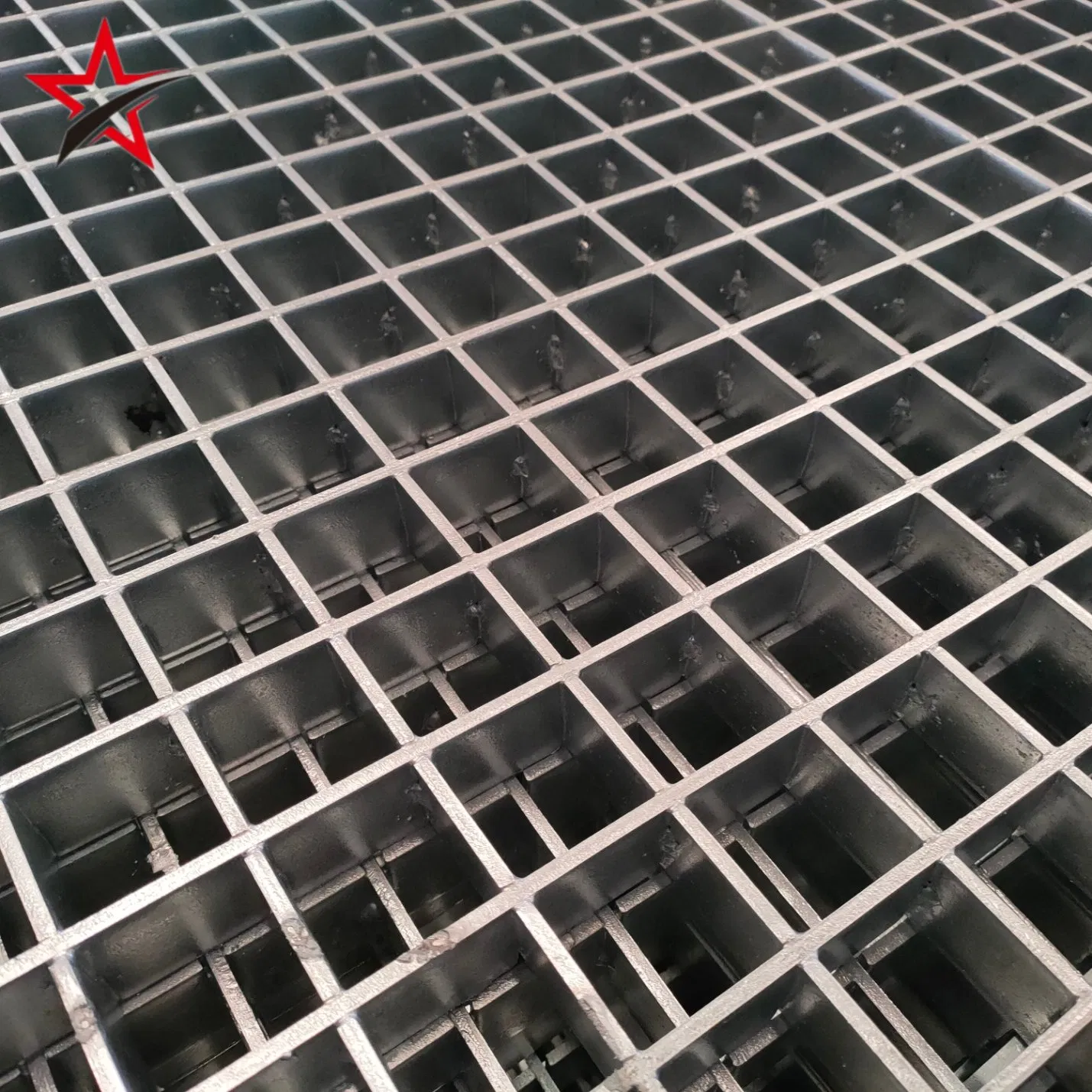 Heavy-Duty Plug-in Steel Grating for Industrial and Commercial Use