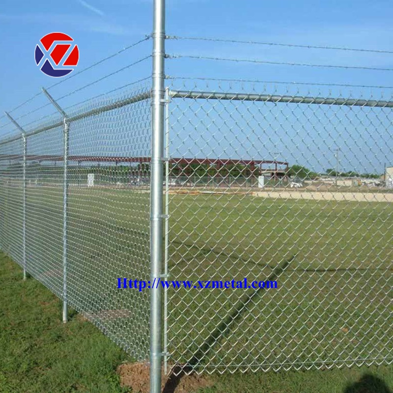 Sport Wire Mesh Fence Football Field Fence PVC Coated Chain Link Mesh
