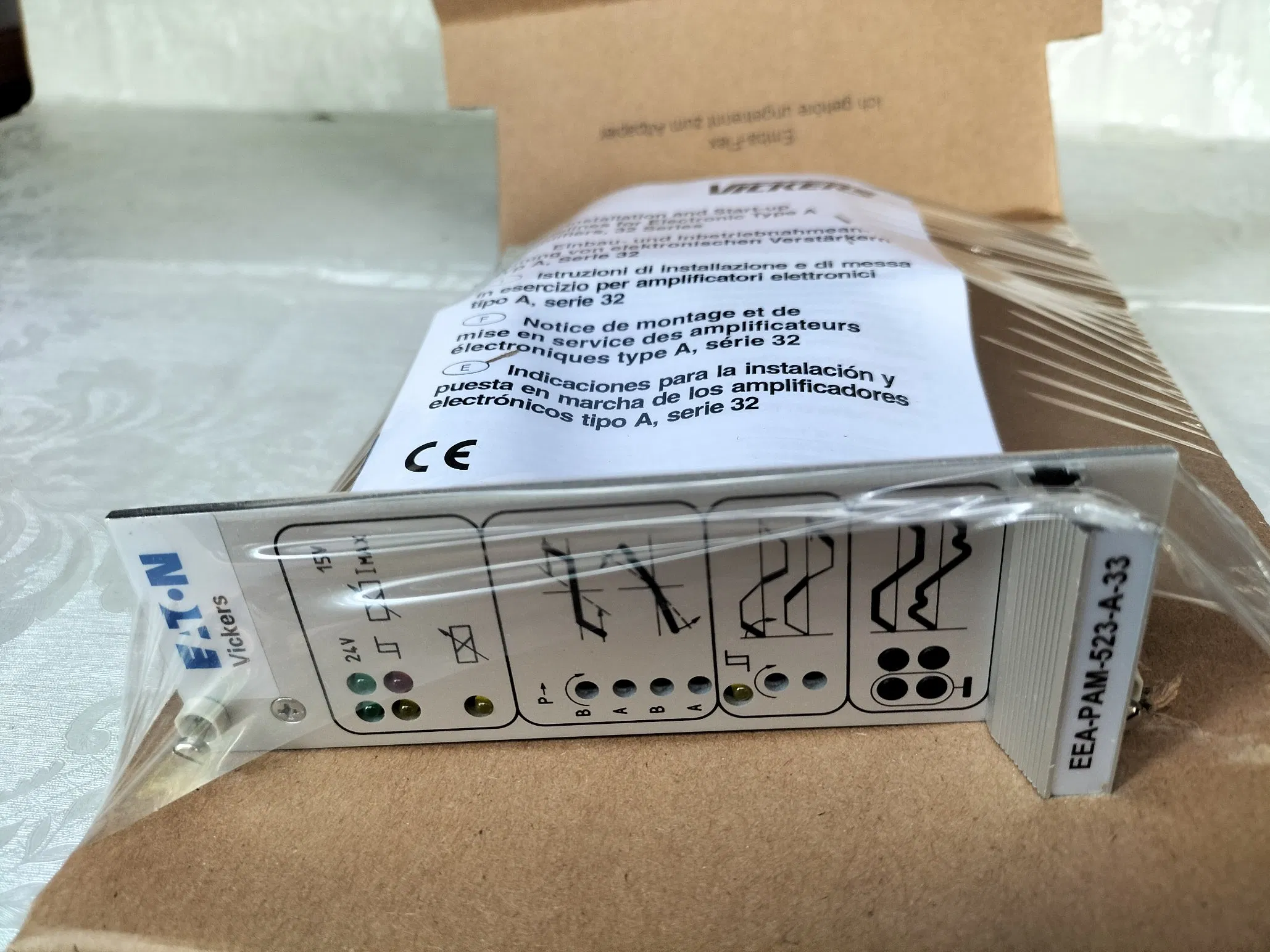 Плата управления Vickers EEA-PAM-571-A-32 для пропорционального клапана