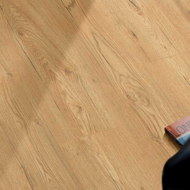 Водостойкий ламинат SPC 8мм и 12мм с глянцевой поверхностью