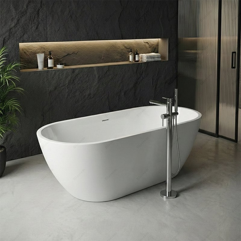 Elegant Round Acrylic Freestanding Bathtub with Internal Steel Support Frame Used in Villa Master Rooms