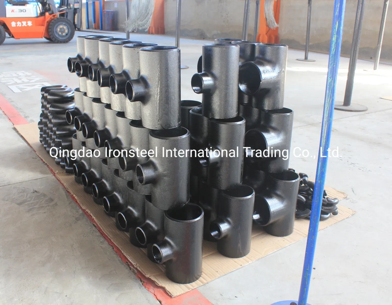 ASME B16.9 ASTM A234 Wpb Pipe Fitting DN200 Equal/Reducing Carbon Steel Tee