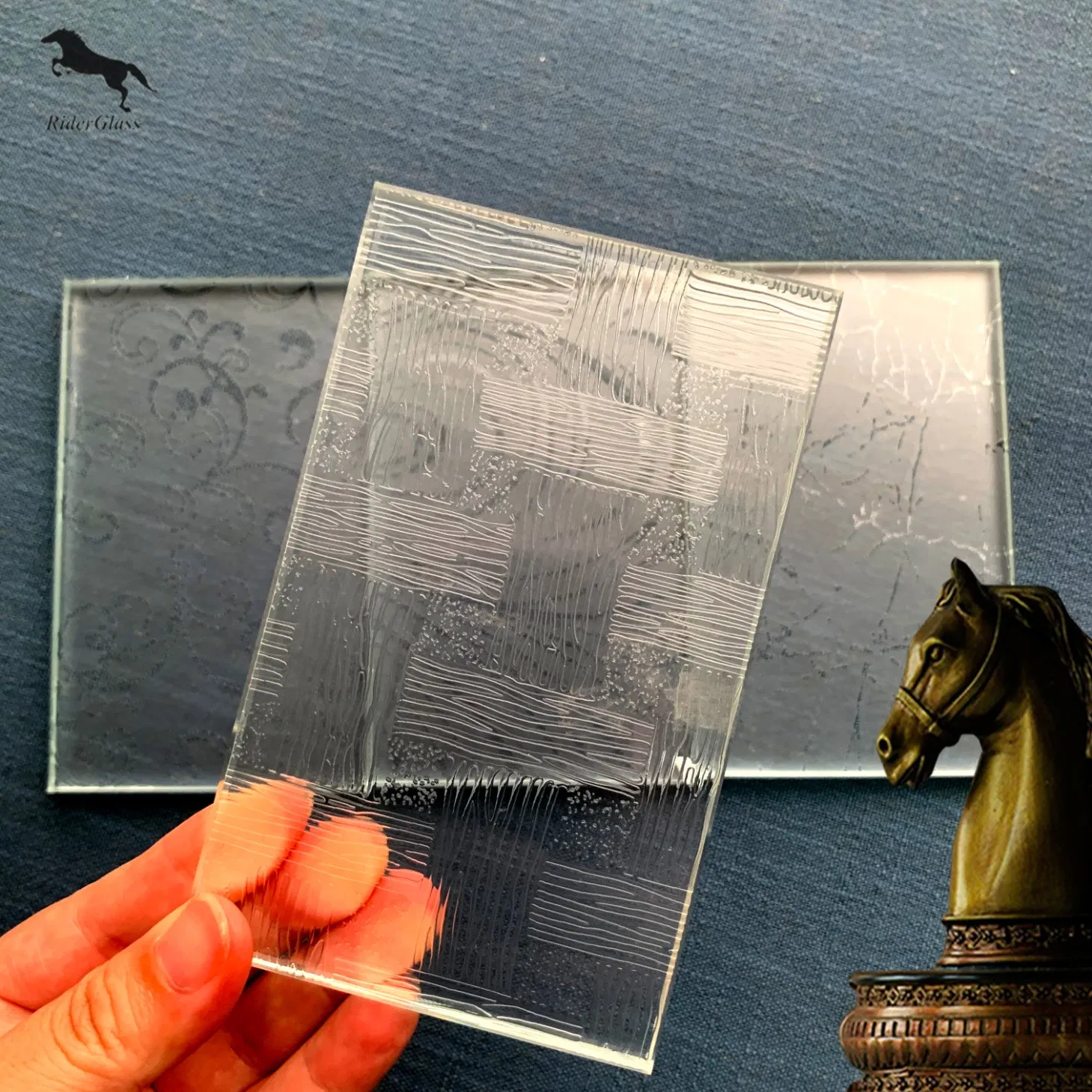3.2mm Low Iron Tempered Pattern Glass