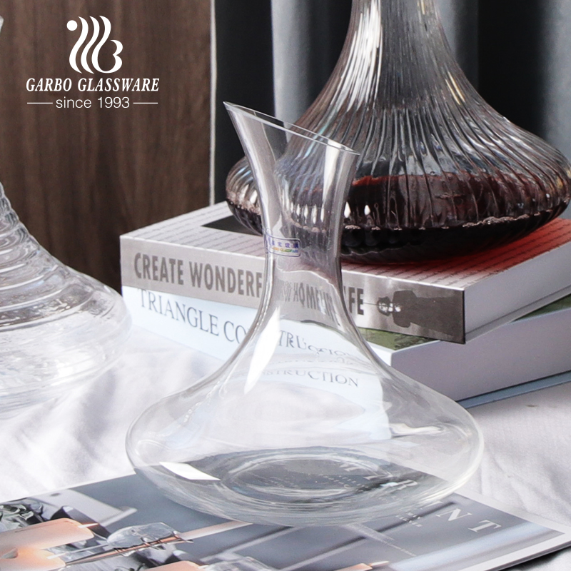 Handmade Classic 1700ml Glass Red Wine Decanter with Honeycomb Engraved