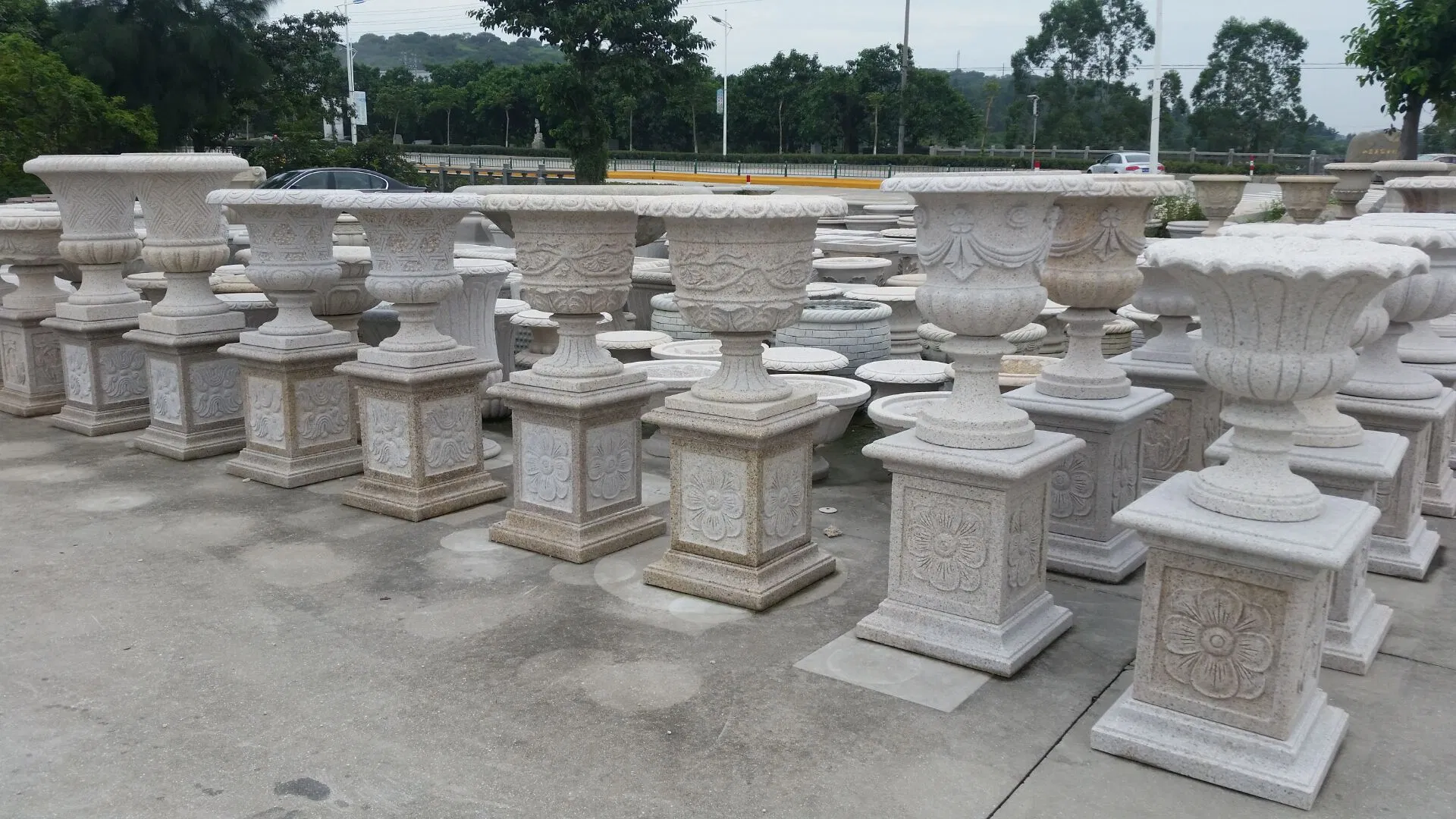 Outdoor Natural Granite Garden Decoration Carved Stone Granite Flower Pot