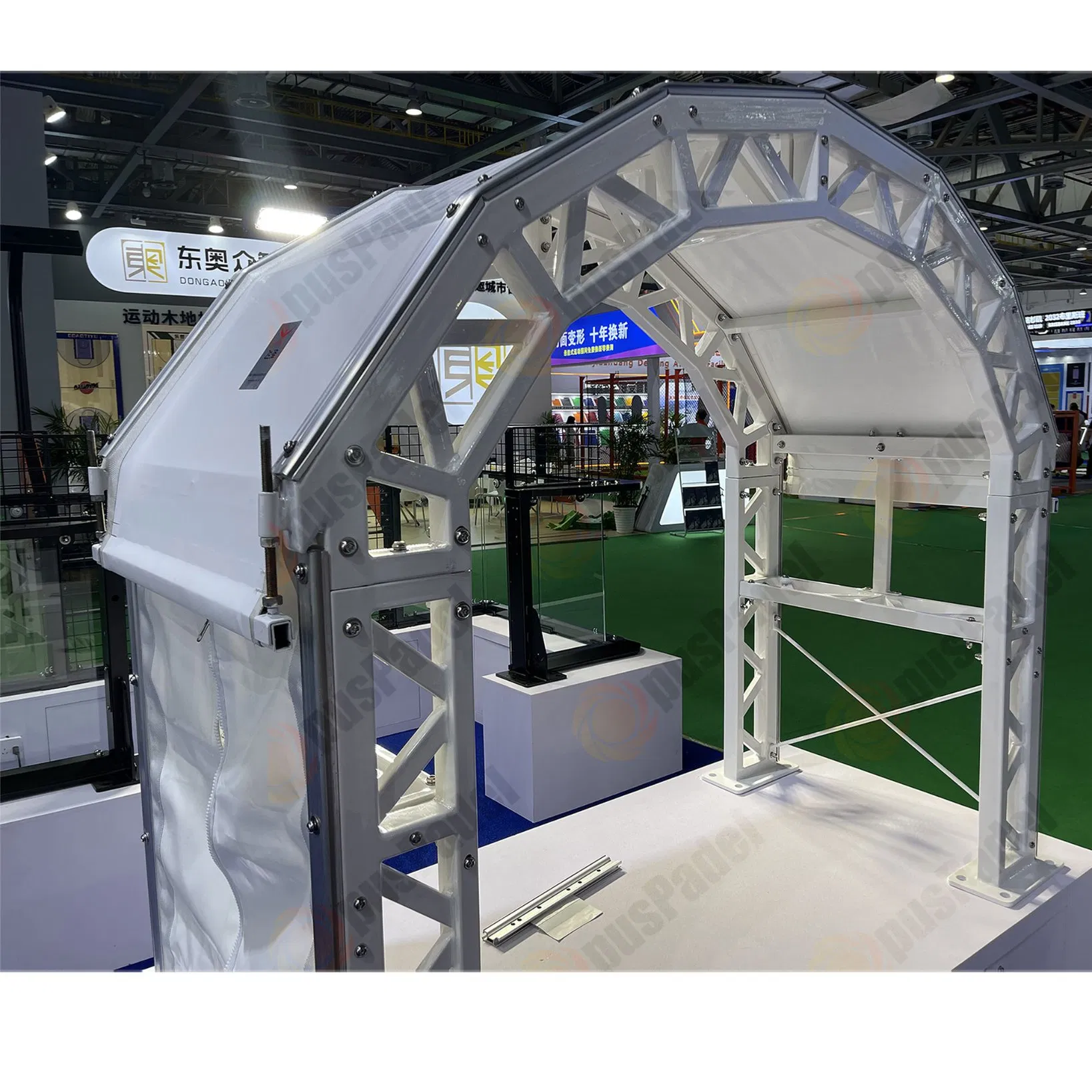 Padel Tennis Court with Waterproof Roof New Designer One-Stop Shopping for Paddle Tennis Court Cover