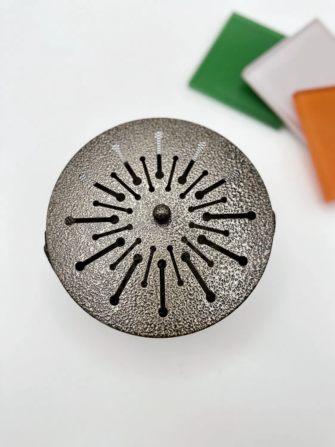 Iron Mosquito Coil Holder with Lid and Handle, Bronze