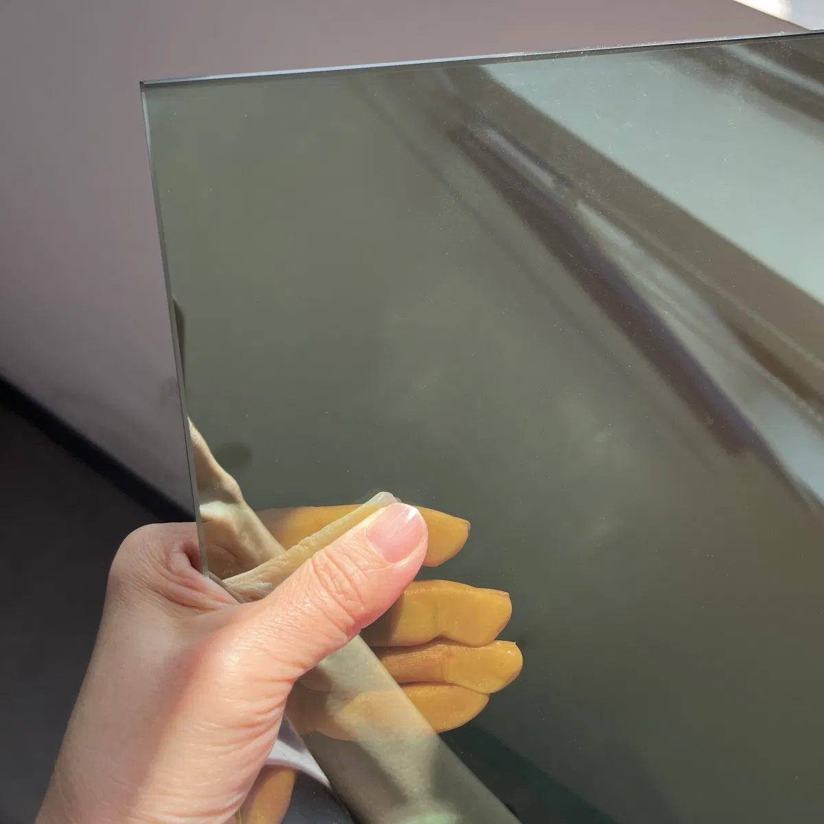High Quality Reflective Float Glass in European Bronze Dark Gray for Outdoor Doors Windows