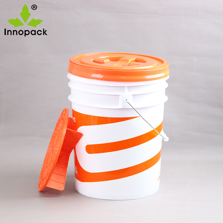 Full Capacity 21kg Car Wash Plastic Bucket with Screw Gamma Lid and Grid