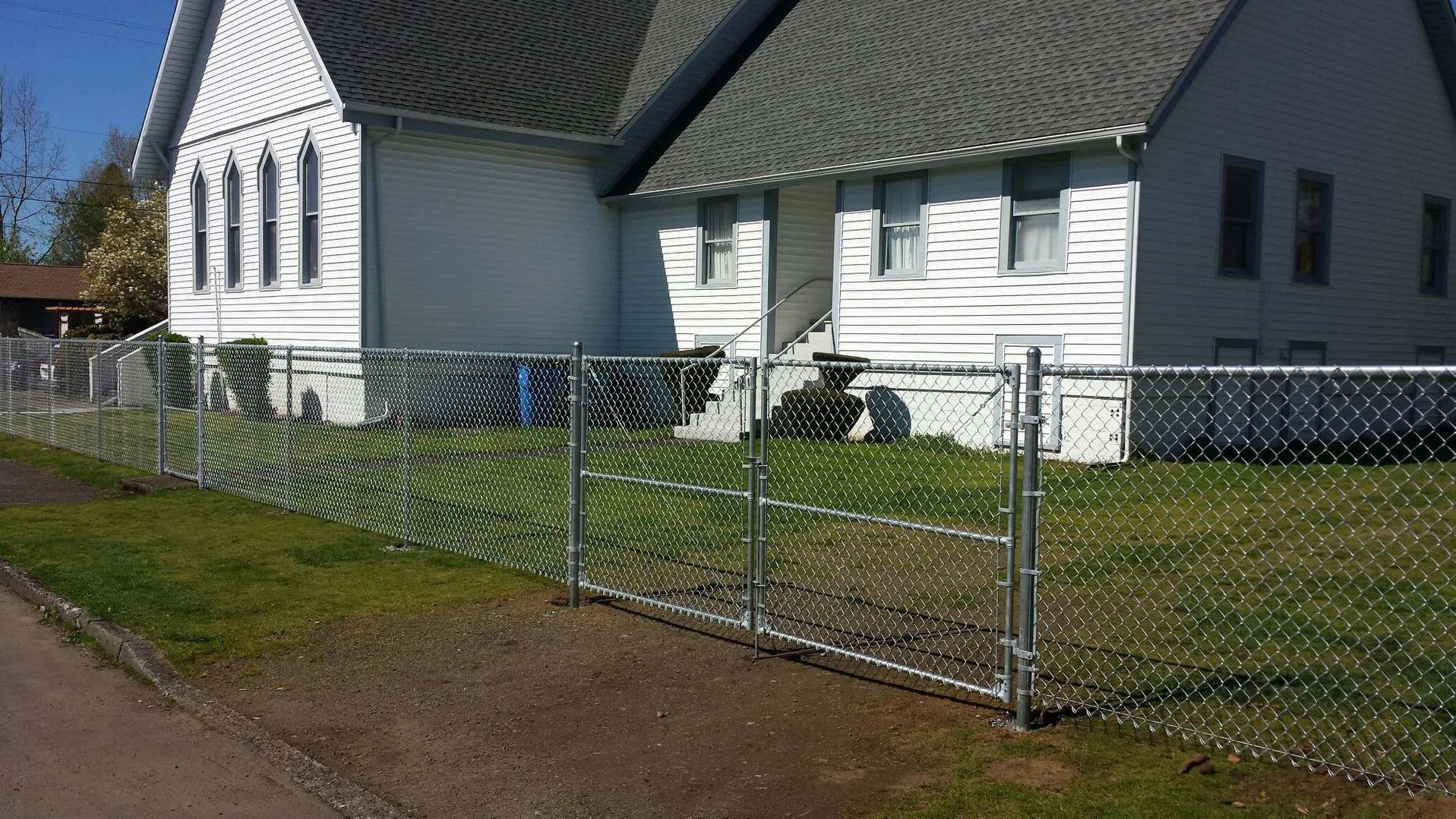 High-Quality Galvanized Chain Link Fence Wire Mesh PVC Powder Coating Accept Customized