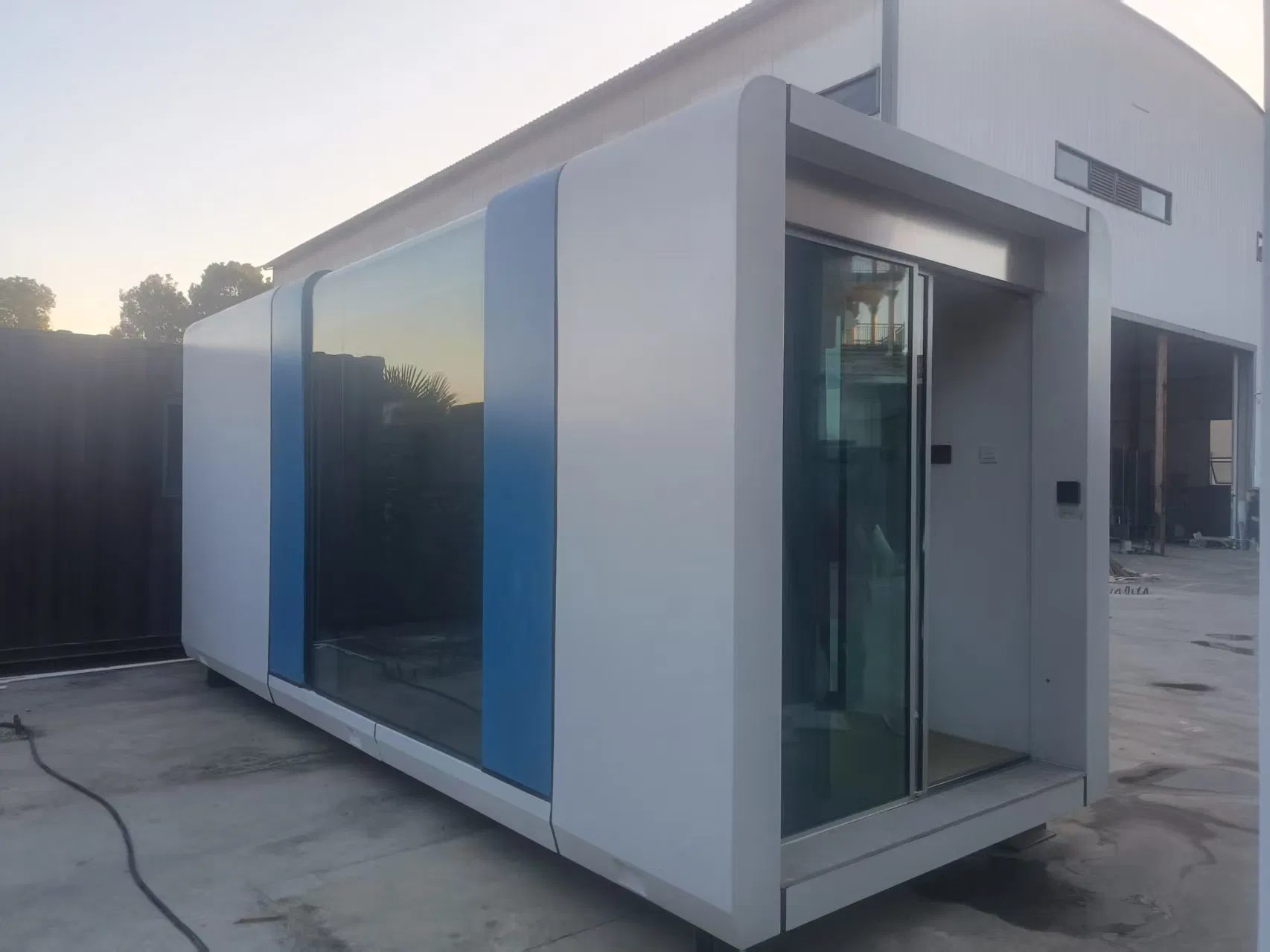 Luxury Prefab Space Capsule Home House Functional Apple Cabin for Eco-Conscious Travelers