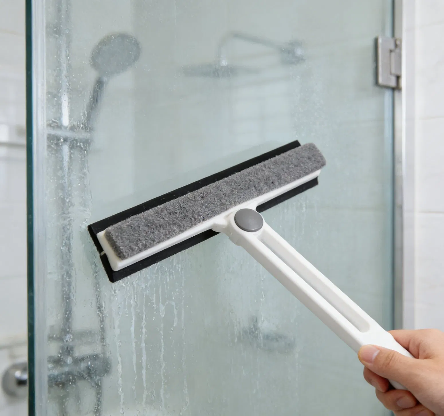 Hot Selling 2-in-1 Sponge Squeegee with Rotating Head Multi-Surface Window & Glass Cleaner for Bathroom, Shower & Car