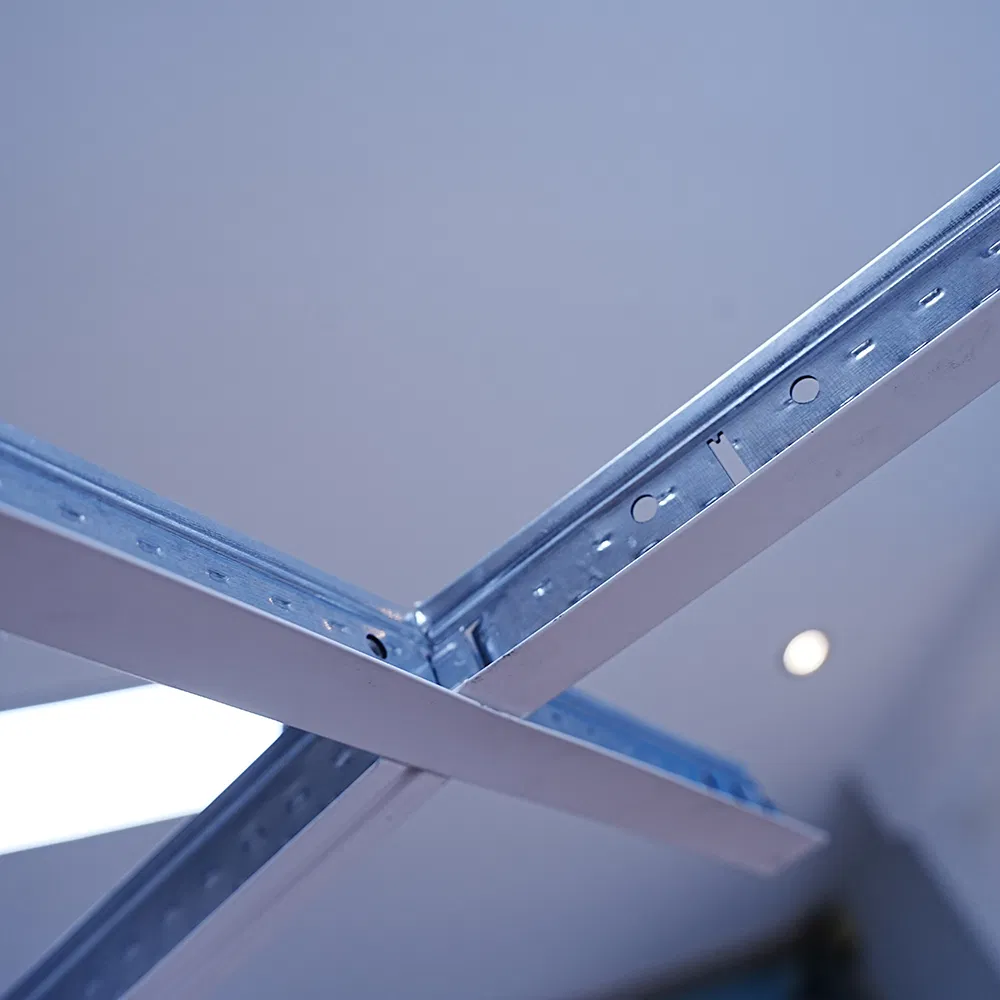 Легкая стальная оцинкованная рейка для подвесных потолков