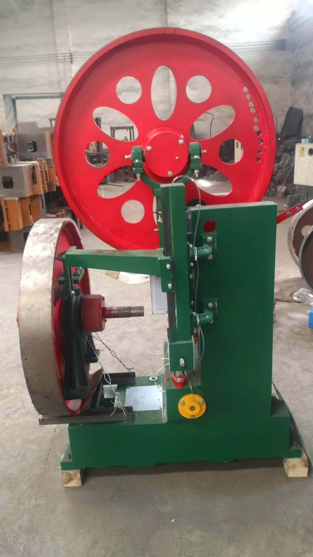 Станок ленточнопильный по дереву с двойным подшипником