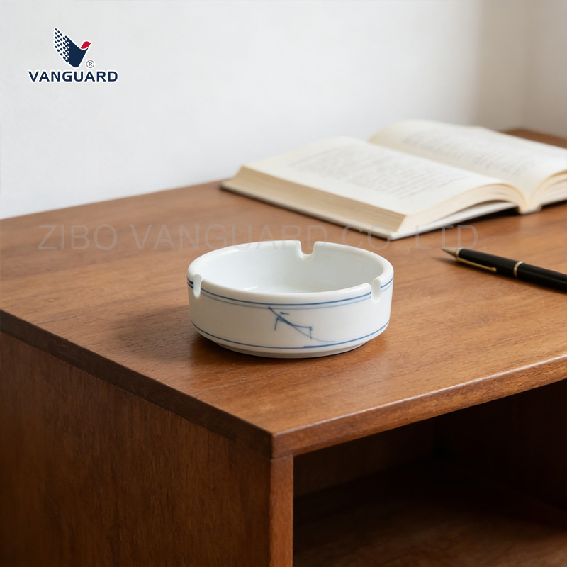 Wholesale Simple Round Outdoor Indoor Custom Ceramic Smoking Ashtray with Logo