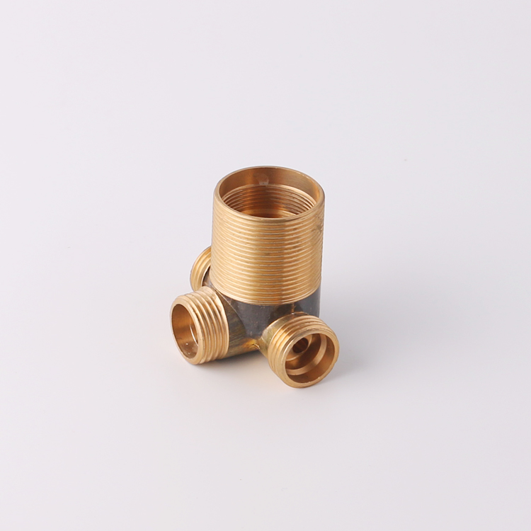 Латунный угловой вентиль с хромированным краном