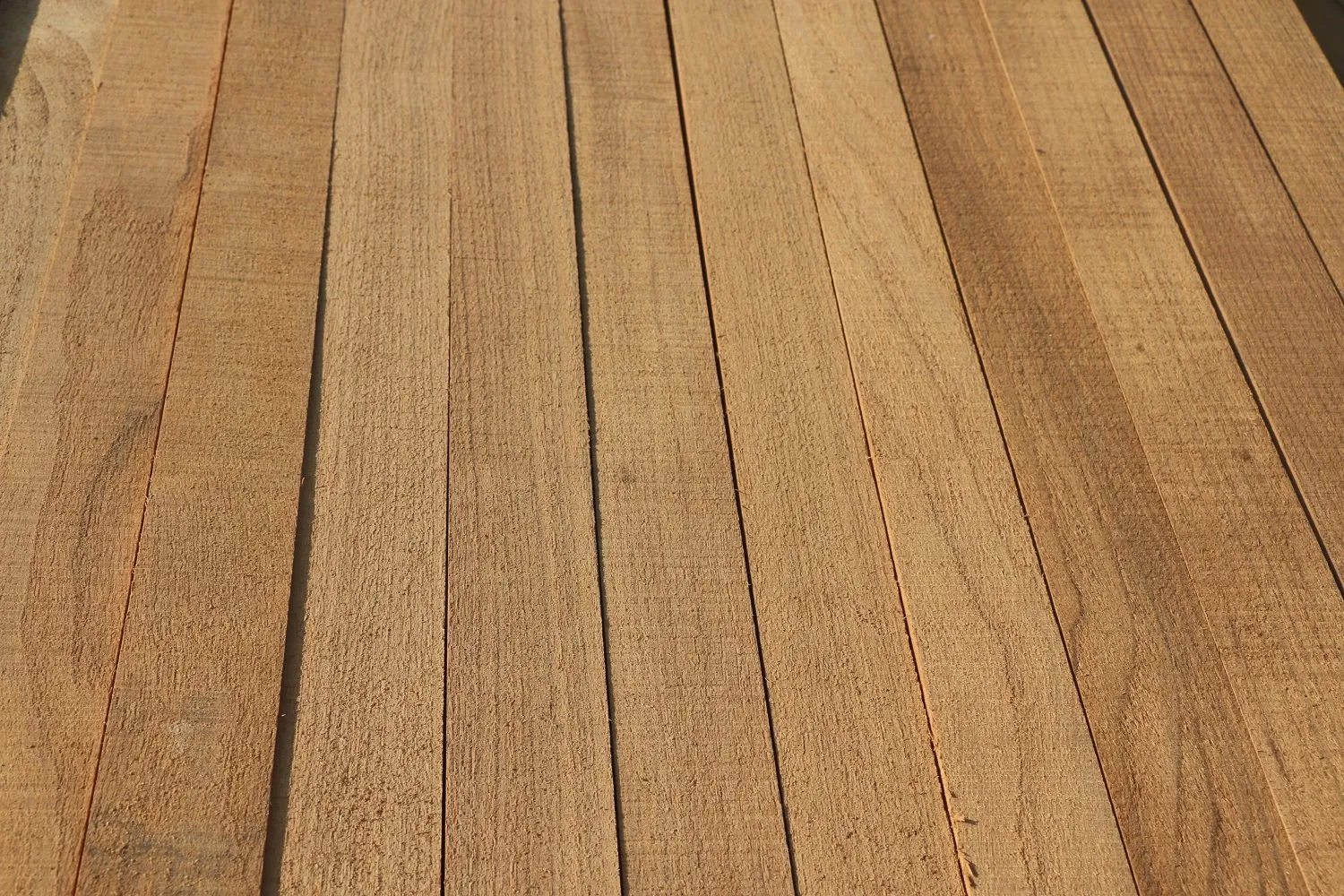 Durable High-End Burma Teak Deck Strips for Outdoor Spaces