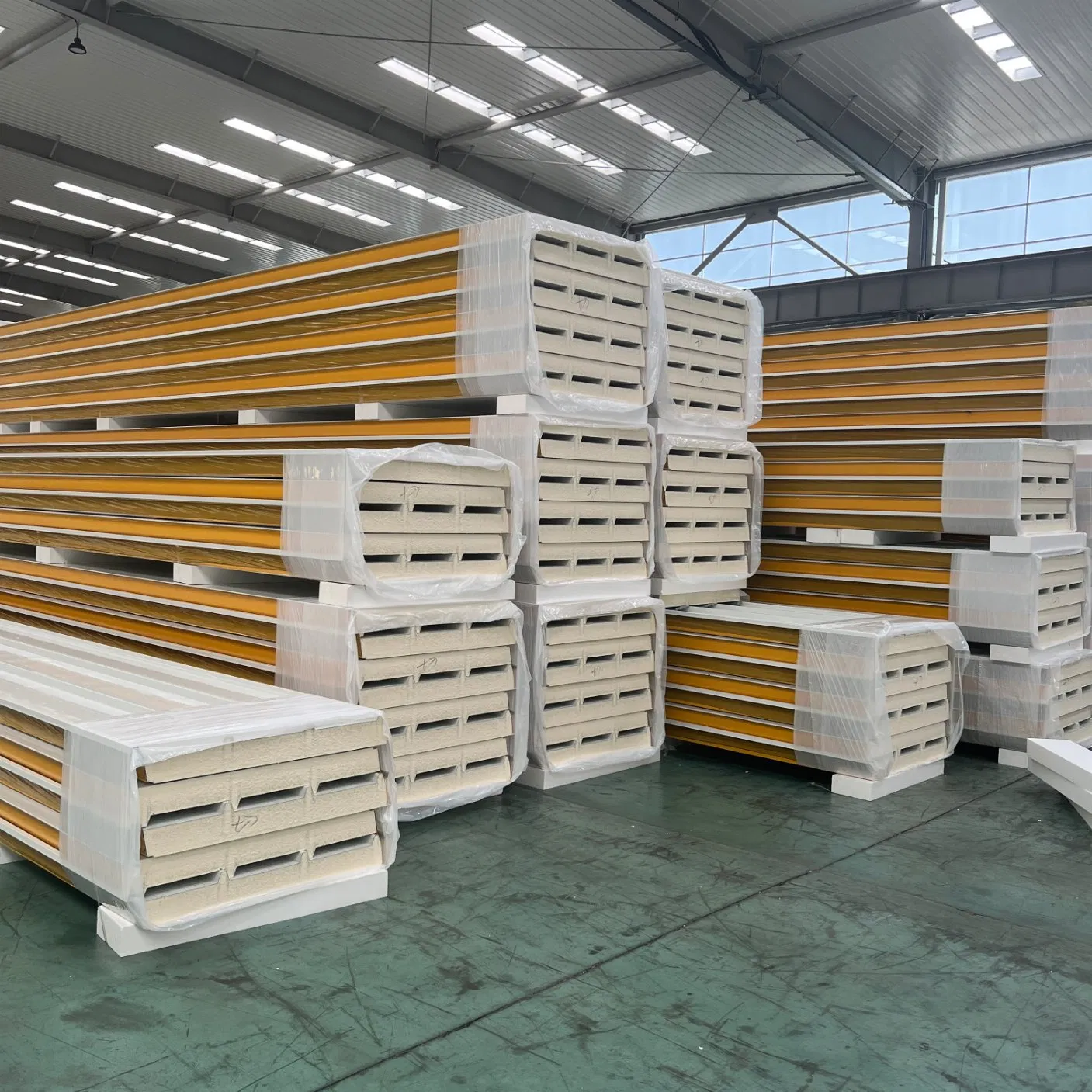 High Quality 30/40/50/75/100/120/150mm Wall and Roof EPS/Rockwool/PU/PIR Insulated Sandwich Panel