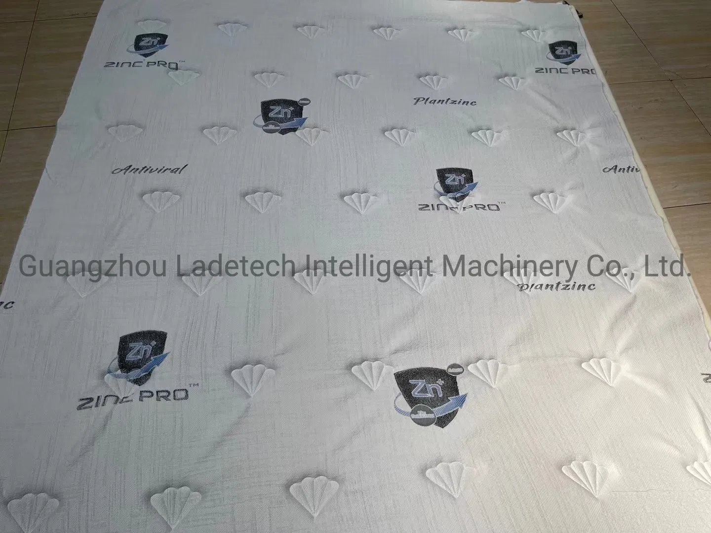 High Quality Mattress Jacquard Topper Quilted Fabric (size and thickness can be customized)