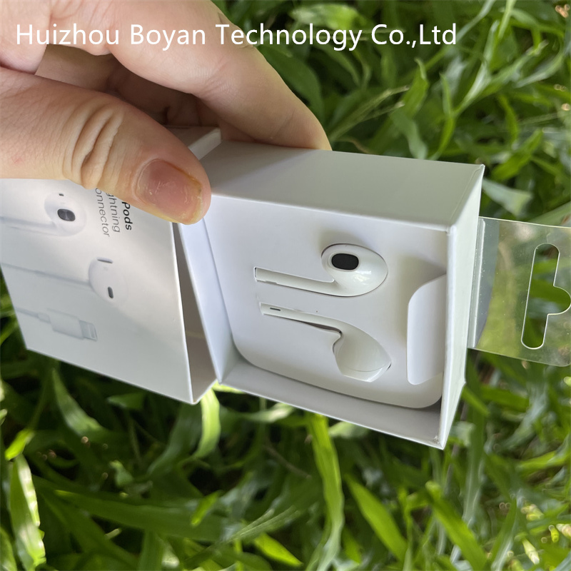 Наушники проводные с USB-C, белые