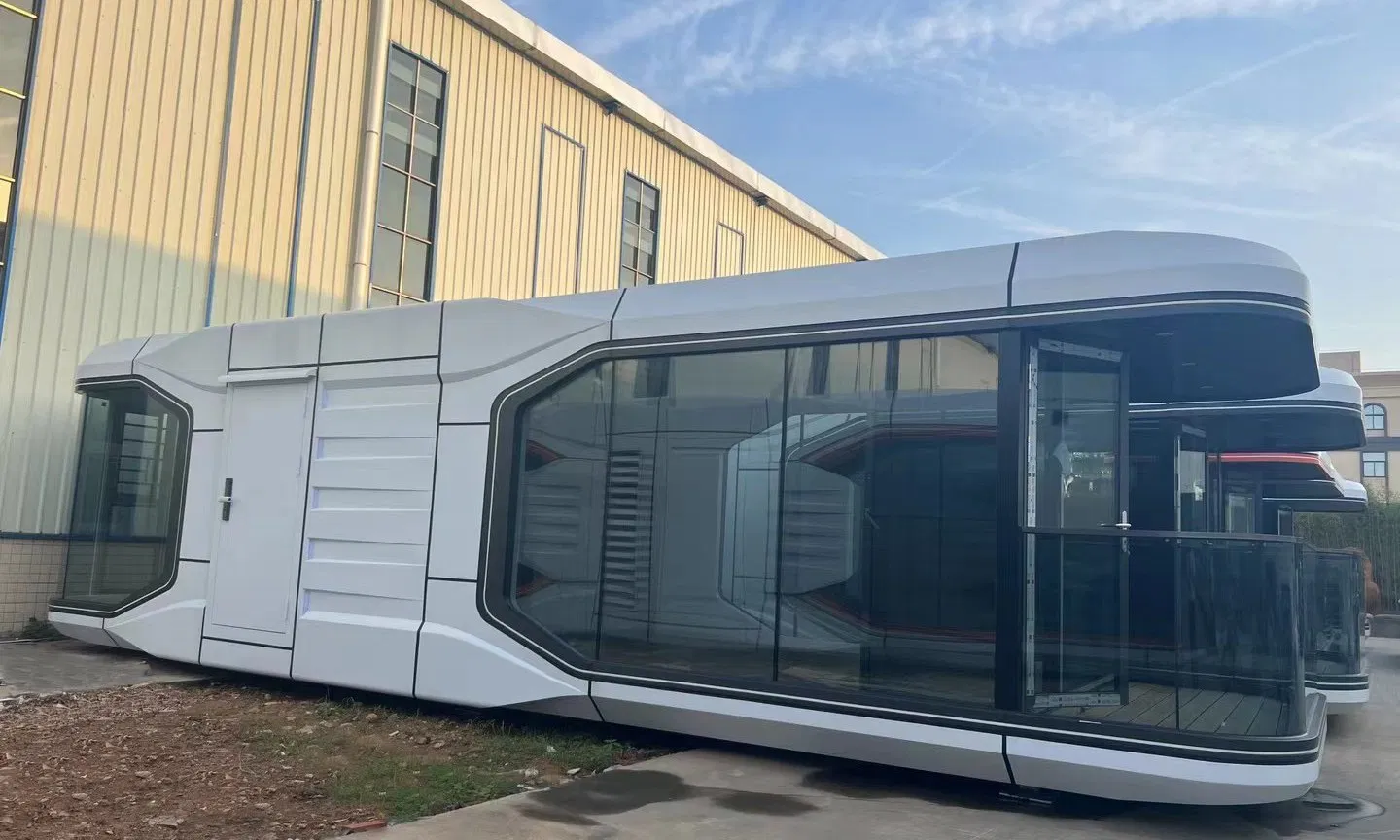 Hot-Selling Aluminium Apple Cabin with Kiitchen Prefab Capsule House