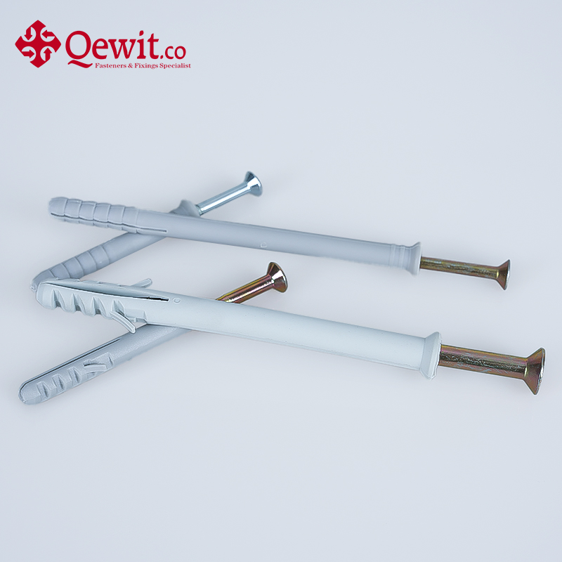 Нейлоновая распорная гильза с оцинкованным шурупом