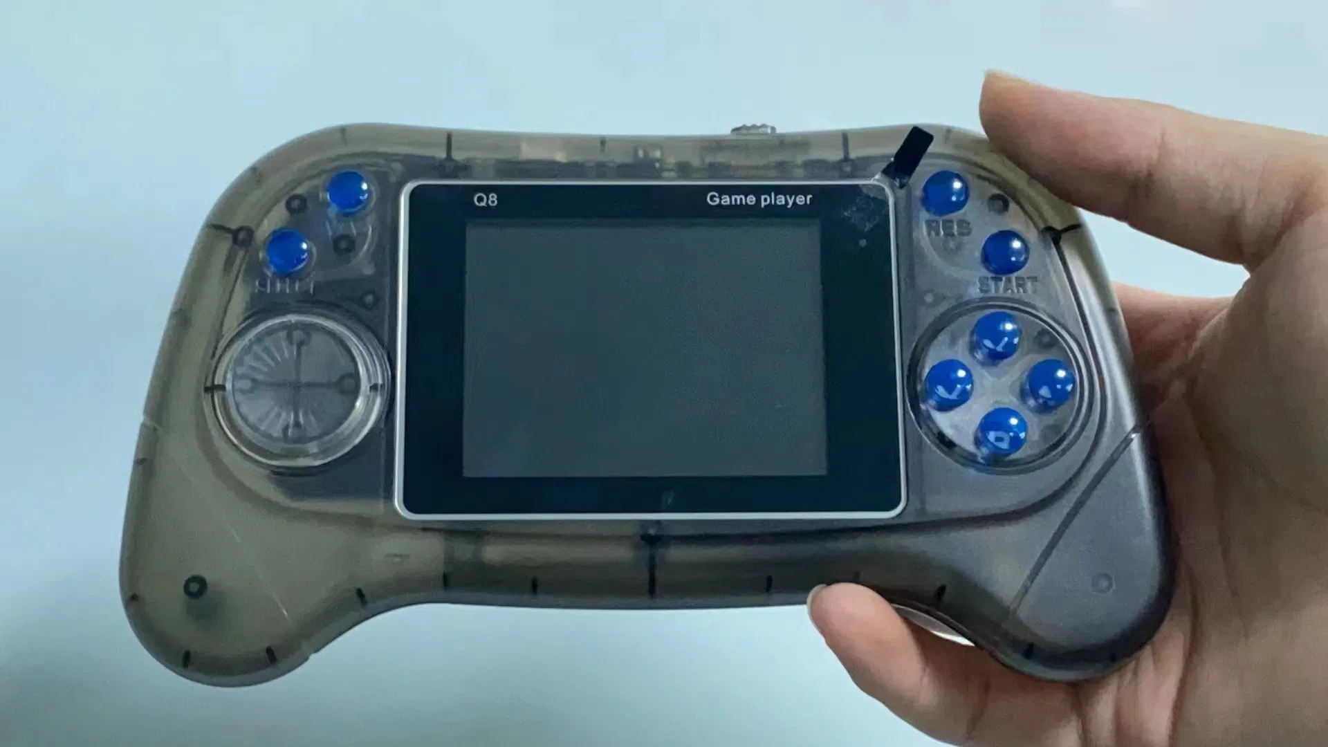 Портативная игровая консоль Q8 с ретро-играми