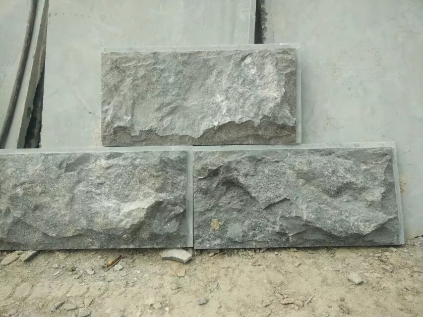 Building Material Natural Limestone Mushroom/Honed/Tumbled Bluestone for Floor Tiles and Paving Stone and Wall Cladding/Facade