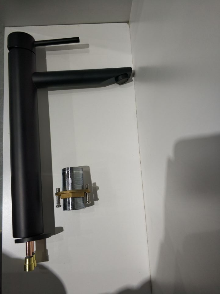 Смеситель для раковины матовый черный