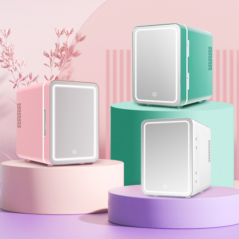 Портативный мини-холодильник с подсветкой для косметики