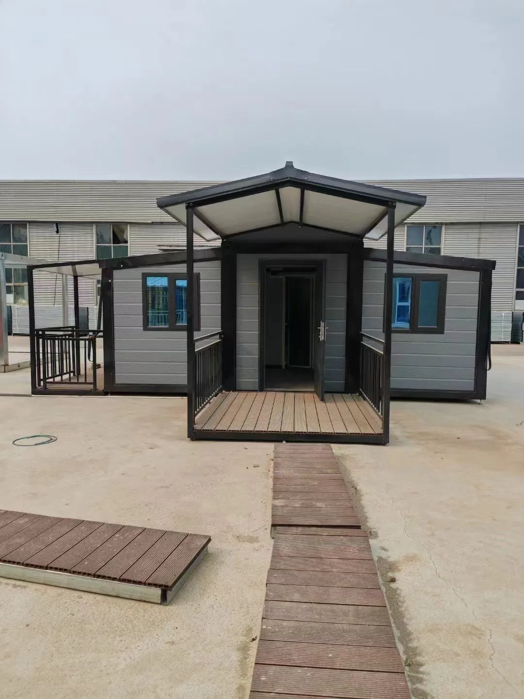 Ready Made 2 3 4 5 Bedroom Prefabricated House Prefab Modular Homes Folding Expandable Container House 20FT Living Tiny Houses