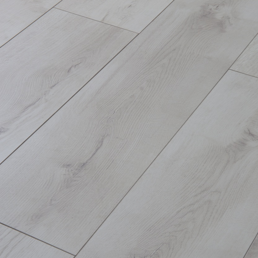 Водостойкий ламинат Дуб Европейский E0 AC4 для ресторана, офиса, дома