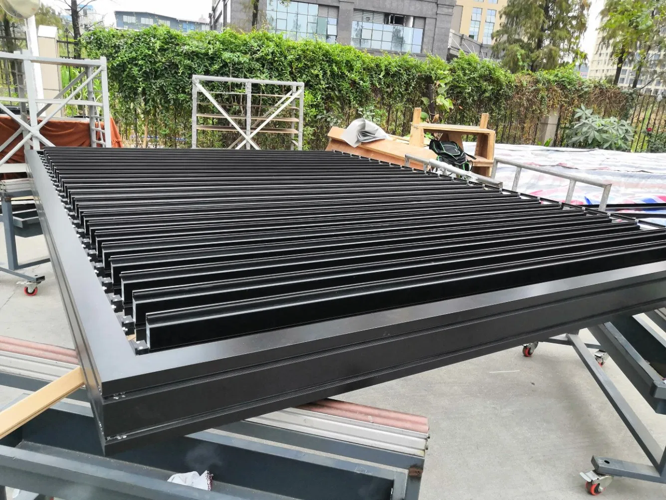 Rainproof Modern Design Aluminum Awning and Louver Roof Pergola