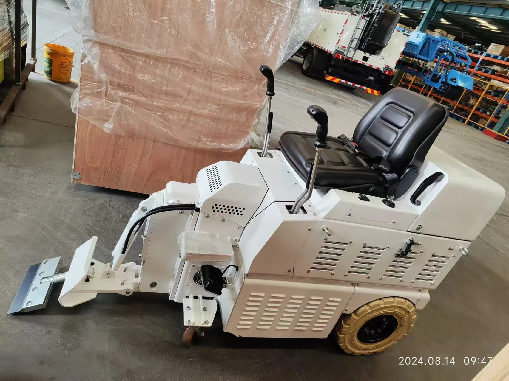 Full Electric Working Hydraulic Driving Roadway Ride-on Scraper with Danfoss Electric Motors