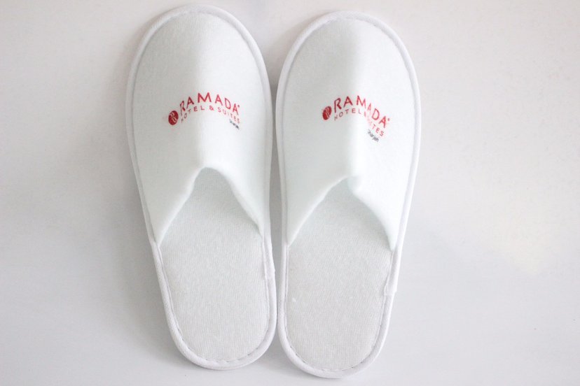 Comfortable White Open Toe Slippers for Hotel Disposable