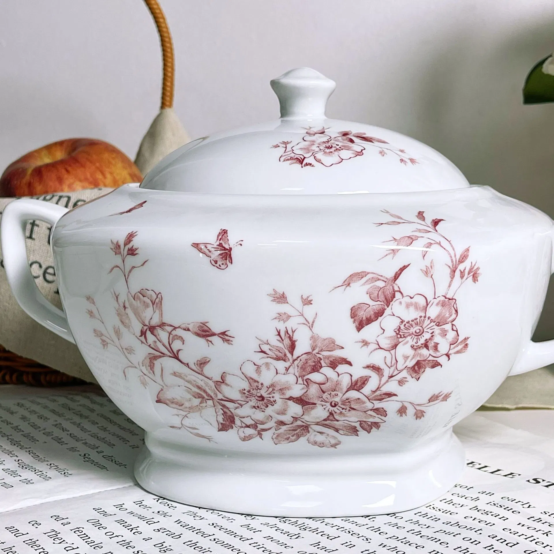 Discount Price New Design Porcelain Classic Bowls Floral White Soup Tureen