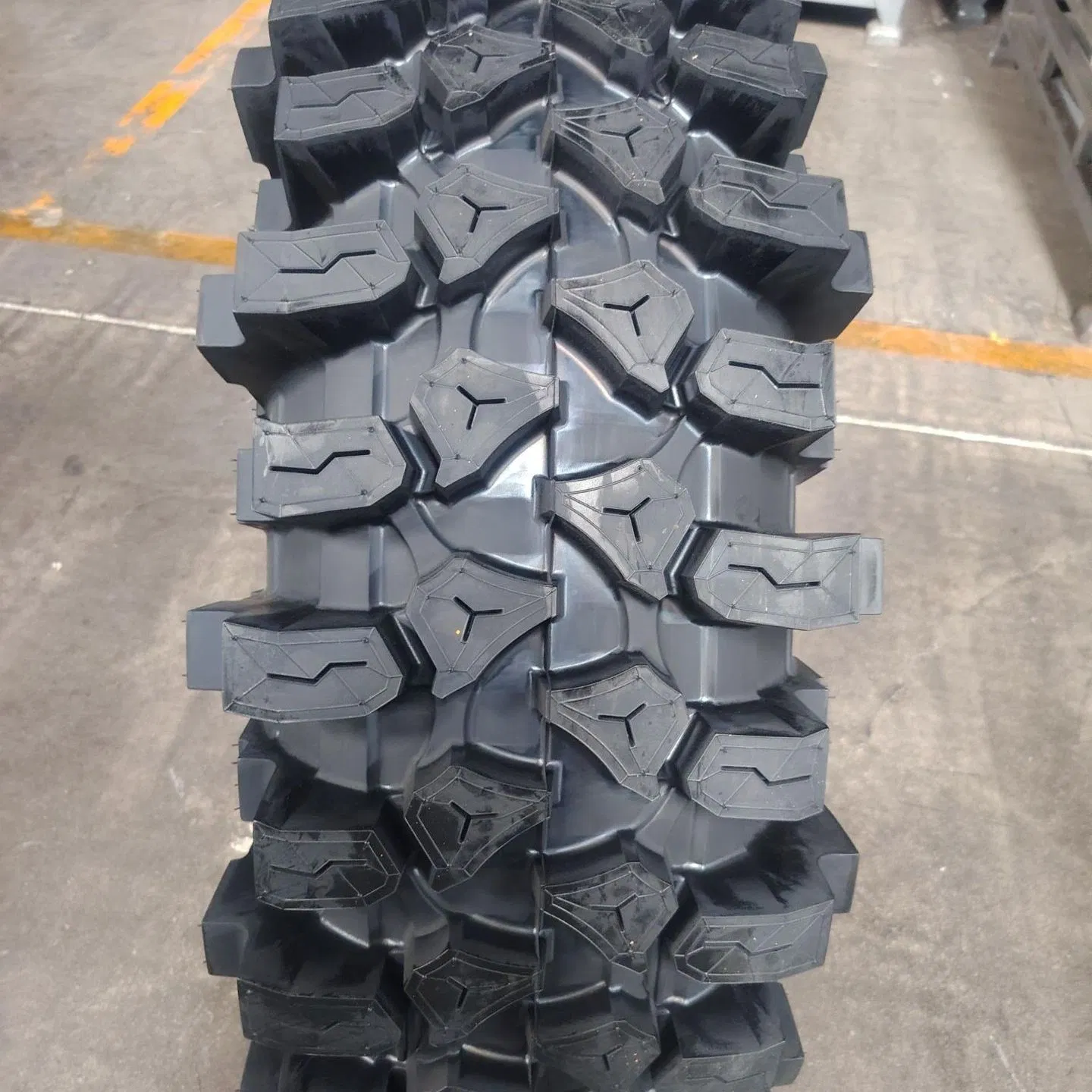 Шина внедорожная 40X13.50-17 Claw XTR MT