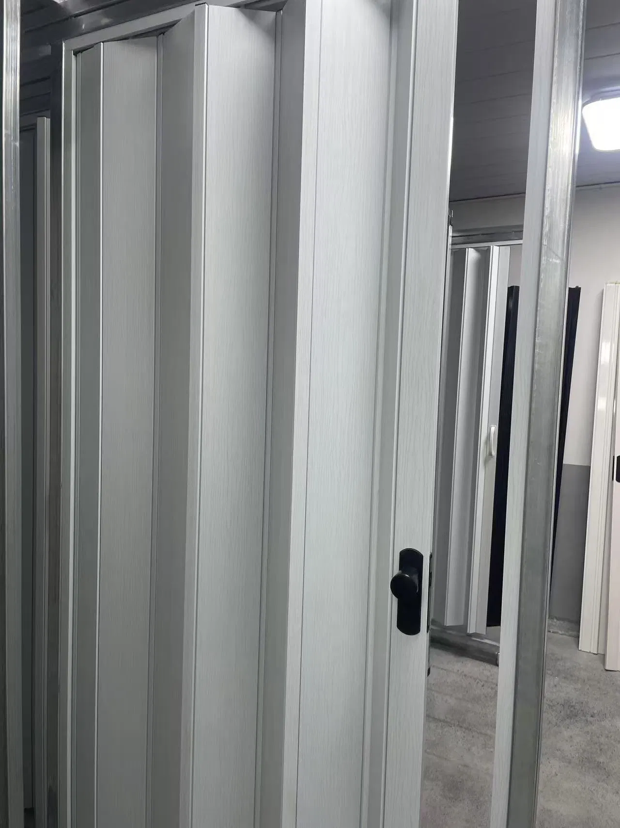 Wholesale Modern Style PVC Folding Door Custom Kitchen Gate Shop Door Cheap Reasonable Price Laminated MDF Glass Interior Use