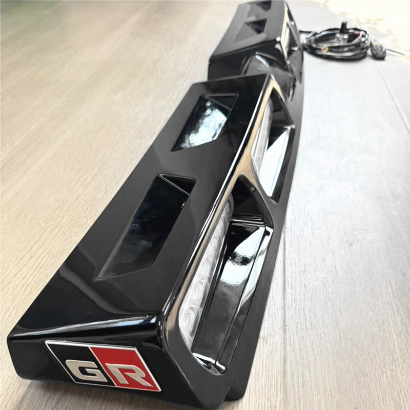 Стильный крышечный фонарь Gr для Hilux Revo 2016-2023 Rocco